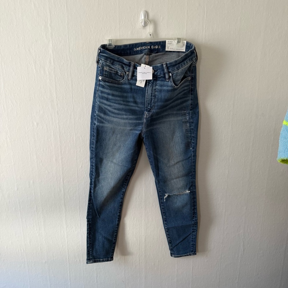 American Eagle Distressed Knee Jeans